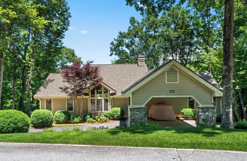 Lake Toxaway House | New to our rental program!
