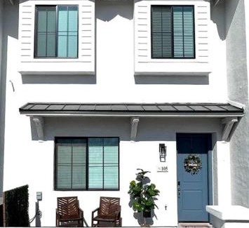 Mesa Villa | New! Townhome Hideaway w/ Popcorn Machine Sleeps 6