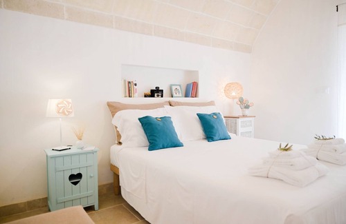 Villa Castelli Villa | New Trullo Delori with Infinity Pool