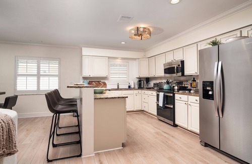 Naples Park House | NEW! Upscale House, Spectacular Heated Pool & Spa, FREE Bikes, Amenities, Beach