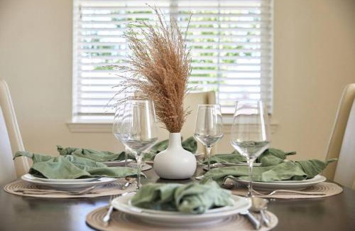 Reno House | NEW Upscale House, Tahoe 30-min w/Cal King