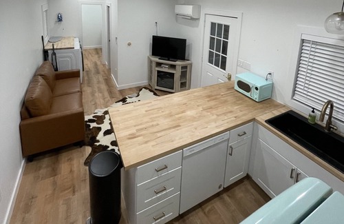 Maynardville House | NEW! Valley Bluff Tiny House, Wooded Privacy, Ample Parking