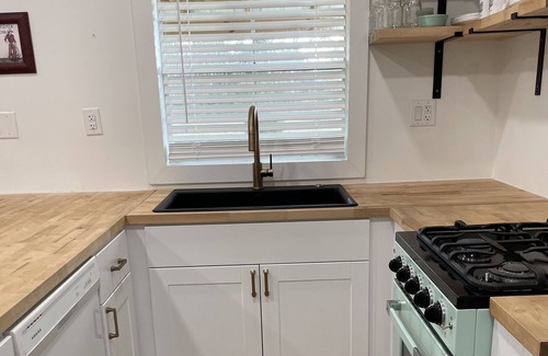 Maynardville House | NEW! Valley Bluff Tiny House, Wooded Privacy, Ample Parking