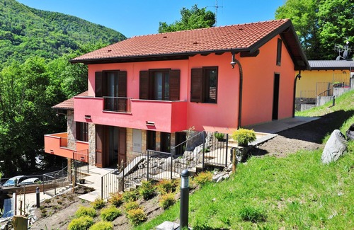 Osigo Villa | new villa between lake and mountains