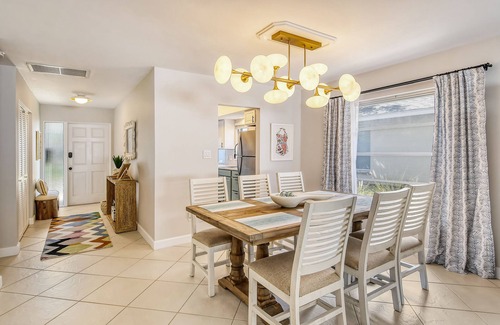 Siesta Key Villa | New Villa on Siesta Key! 2 Bedrooms with Pool, Dock, and Walkable to Beach!