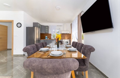 Pinezici Villa | New villa with pool, beach - TRAVELER Reisebüro Krk - ID 2400