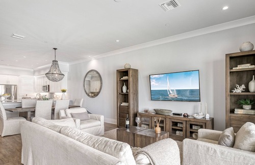 Clearwater Beach House | NEW- Waterfront Townhome w/Pool/SlipBoat - GREAT LOCATION !