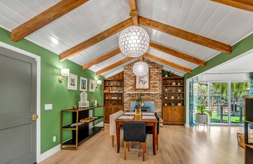 Santa Rosa House | *NEW* Wine country family-friendly getaway
