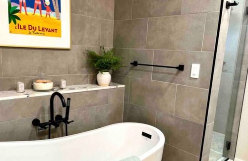 Santa Rosa House | *NEW* Wine country family-friendly getaway