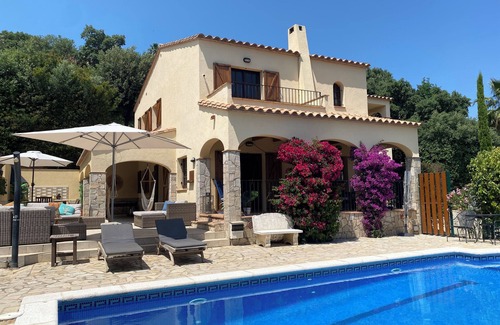 Calonge Villa | NEW: Wonderful, spacious holidayvilla with lots of privacy and panoramic views.