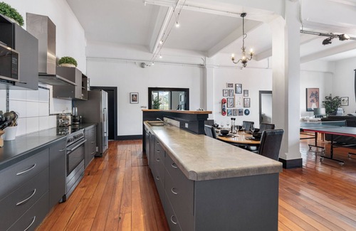 Nelson Apartment | New York inspired apartment in the heart of Nelson city, live like a local.