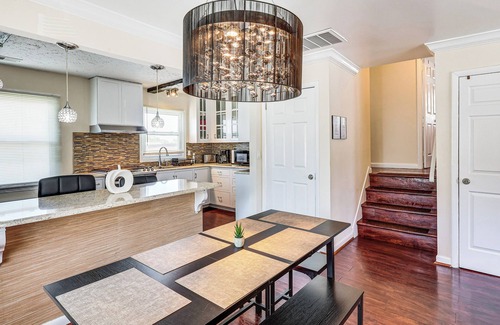 North Bergen House | New York-Themed Home w/Easy Transit to Manhattan