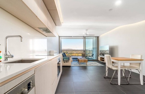 City West Apartment | Newa9 · Homey Apt with Dedicated Workspace