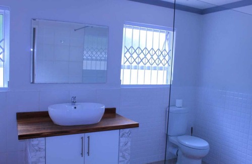 Newcastle House | Newcastle Thully guest house