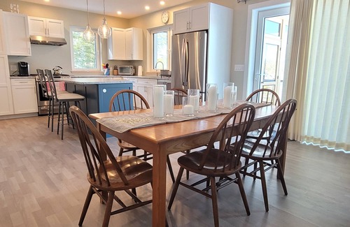 Union House | Newer Construction waterfront house with AC and WiFi in Barnstead