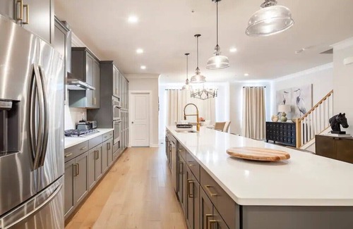 Upper Marlboro House | Newly and lavishly furnished 3-bedroom townhome in Bowie to enjoy your stay