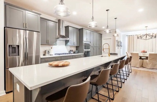 Upper Marlboro House | Newly and lavishly furnished 3-bedroom townhome in Bowie to enjoy your stay