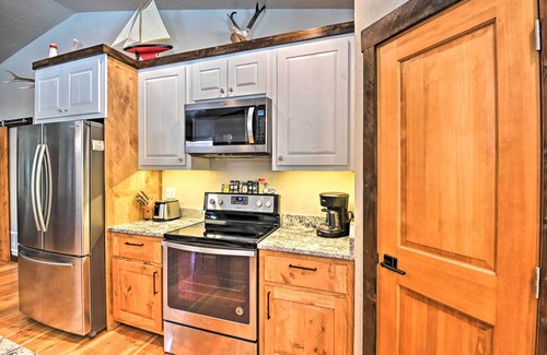 Seeley Lake Cabin | Newly Built Mtn-View Cabin: Walk to River!