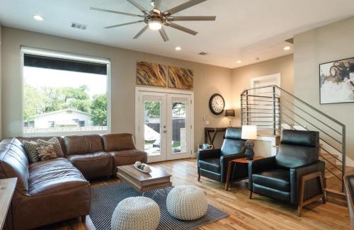 Chestnut House | Newly Built Poolside Home w Balcony BBQ