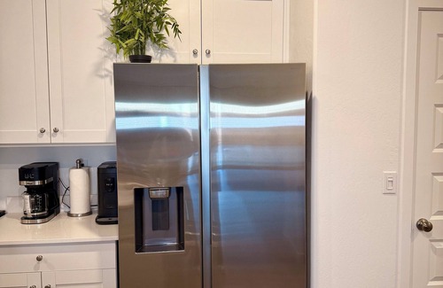 Pumpkin Center House | Newly built, stylish 3BR/2BA home in a quiet Bakersfield neighborhood.