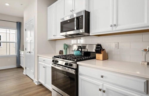 Bayside House | Newly Built Townhome in Amenity Filled Community