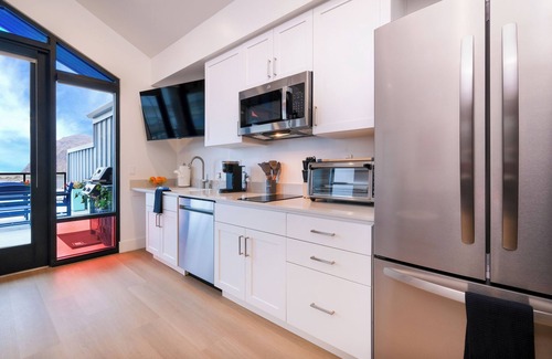 Morro Bay Condo | Newly Built Upstairs Harbor View Suite with Huge Private Deck, Stunning Views