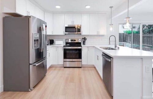 Sacramento House | Newly Done 4 Bedroom Home (Irish)