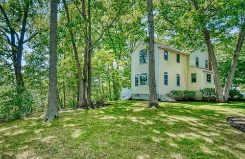 Woburn Apartment | Newly Finished Guest Haven in Woburn