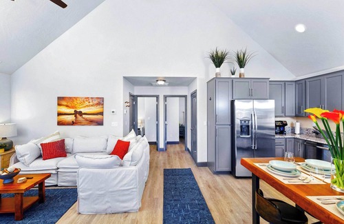 Dover Bay House | Newly Furnished Bungalow in Dover near Lake and Ski Resort