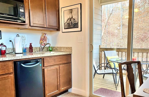 Dawsonville House | Newly furnished studio, easy access to the resort facilities.