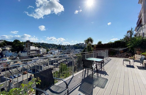 Torquay City Centre Apartment | Newly refurbished Spacious one bed pet friendly apartment with terrace