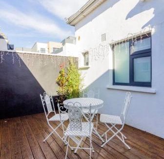 Blackrock Apartment | Newly Refurbished Traditional Cottage Blackrock