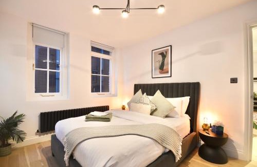 Canary Wharf Apartment | Newly Refurbished w/River Views