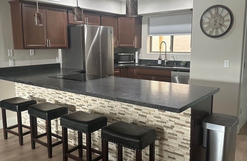 Lake Havasu City Condo | Newly Remodeled - Waterfront 2x2 Condo - Walk to Bridge/Beach/Bars/Restaurants