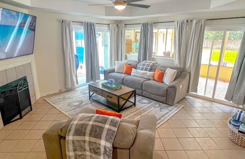 Shalimar House | Newly Remodeled,3 bedroom POOL Home!