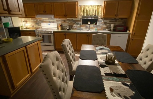 Custer House | NEWLY REMODELED 3 BEDROOM MOBILE