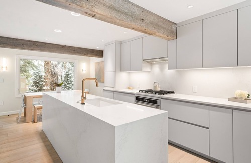 Aspen House | Newly Remodeled Aspen Retreat - Designer Interiors and Central Location to Town