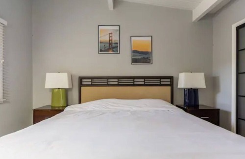 East San Mateo House | Newly Remodeled Modern Furnished SFH in Bay Area