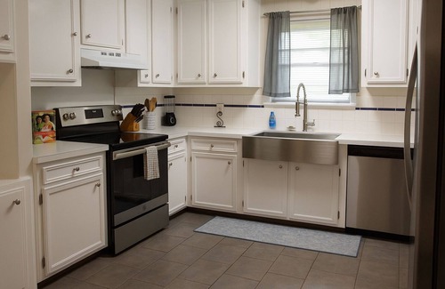 Sulphur House | NEWLY REMODELED - Near Baseball Fields, Park, Local Restaurants