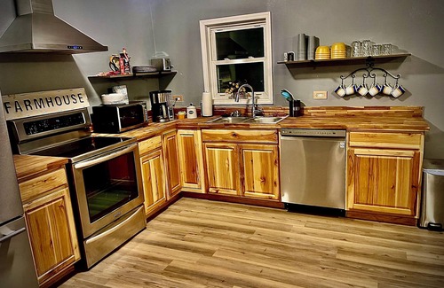Richland House | Newly Remodeled River Cabin close to Ft Leonard Wood