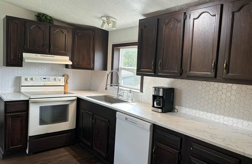 Spring Church House | Newly Remodeled & Stylish Guest Hideaway: Sleeps 6