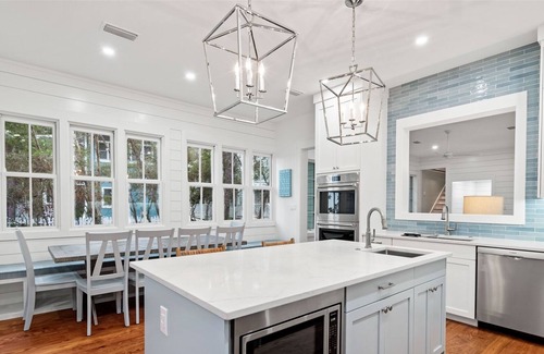 Cottage District House | Newly Remodeled Cottage District Home Nestled Next to WaterColor Tennis Courts & Seaside