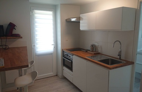 Barneville-Carteret Apartment | Newly renovated studio in the heart of town, separate kitchen