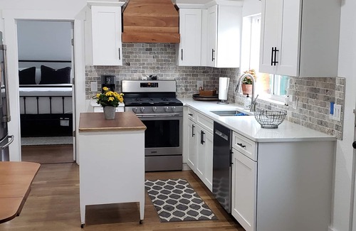 East Colorado Springs House | Newly Renovated three bedroom farm house. Close to downtown, I25 and bike trail