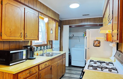 Louisville House | Newly Renovated 3-Bedroom - William's Haven 5C with WiFi & AC, Louisville MS