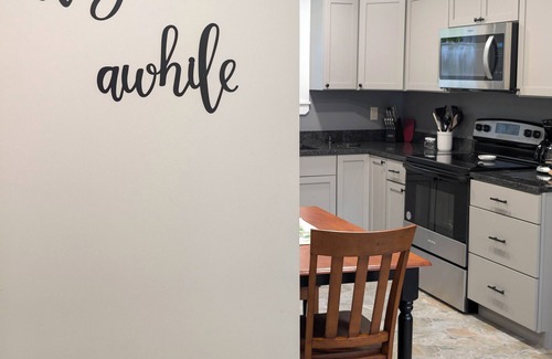 Ellsworth Apartment | Newly Renovated Acadia Apartment Maple Street