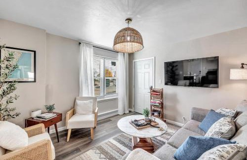 Algoma Apartment | Newly Renovated-across The Street From Von Stiehl!