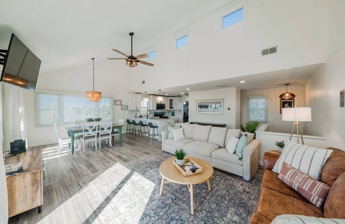 Frisco House | Newly renovated, charming coastal retreat in Frisco!
