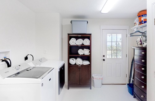 Johnson City House | Newly Renovated Fantastic Family Home W/ Ping-Pong, Free WiFi, & Great Location