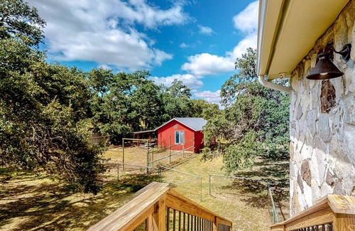 Johnson City House | Newly Renovated Fantastic Family Home W/ Ping-Pong, Free WiFi, & Great Location